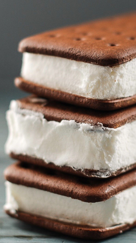 20251108-ice cream sandwich.jpg